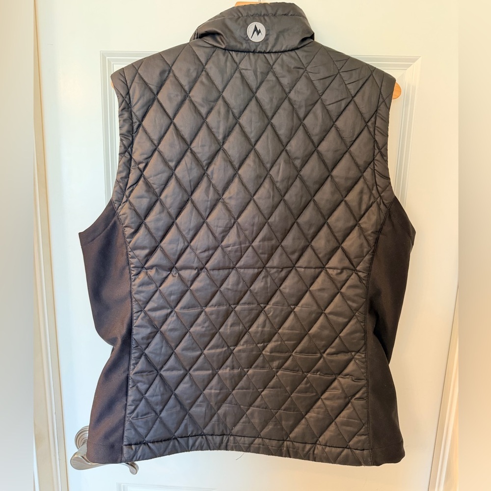 Marmot Women's Kitzbuhel Diamond Quilted Vest in Black - Picture 3 of 6